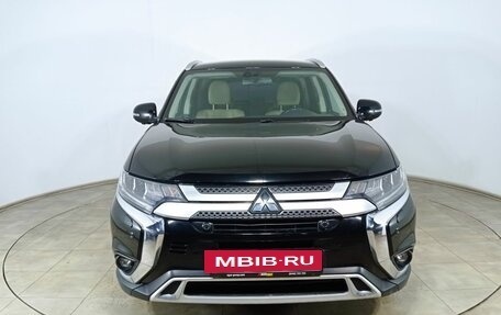 Mitsubishi Outlander III рестайлинг 3, 2019 год, 2 690 000 рублей, 2 фотография