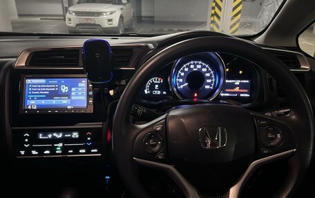 Honda Fit III, 2019 год, 1 300 000 рублей, 17 фотография