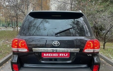 Toyota Land Cruiser 200, 2011 год, 3 200 000 рублей, 5 фотография