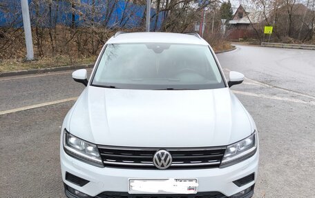 Volkswagen Tiguan II, 2019 год, 2 799 000 рублей, 2 фотография