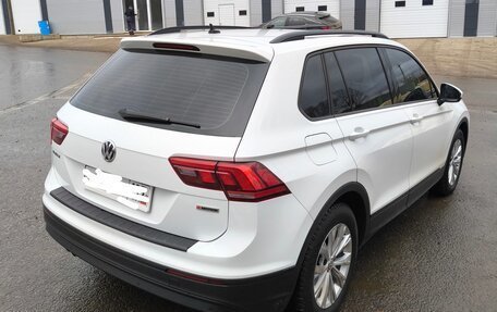 Volkswagen Tiguan II, 2019 год, 2 799 000 рублей, 7 фотография