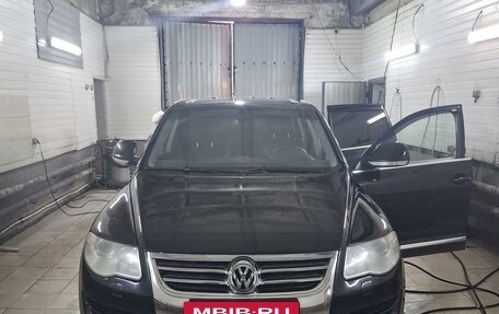 Volkswagen Touareg III, 2008 год, 1 290 000 рублей, 16 фотография