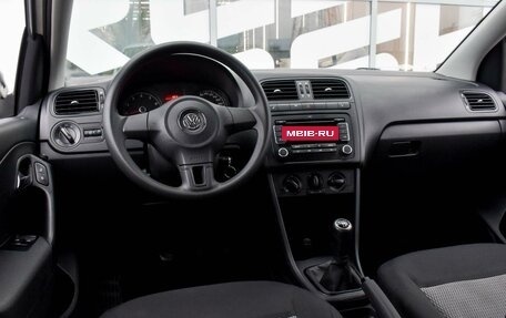 Volkswagen Polo VI (EU Market), 2011 год, 865 000 рублей, 6 фотография