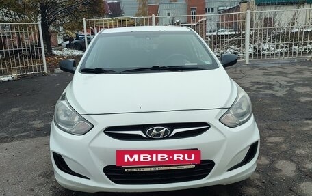 Hyundai Solaris II рестайлинг, 2011 год, 750 000 рублей, 4 фотография