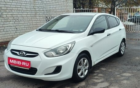 Hyundai Solaris II рестайлинг, 2011 год, 750 000 рублей, 6 фотография