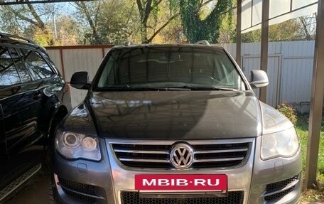 Volkswagen Touareg III, 2008 год, 1 400 000 рублей, 2 фотография