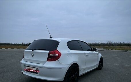 BMW 1 серия, 2011 год, 960 000 рублей, 6 фотография