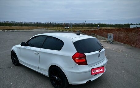 BMW 1 серия, 2011 год, 960 000 рублей, 4 фотография