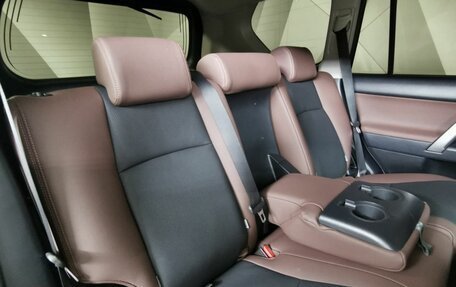 Toyota Land Cruiser Prado 150 рестайлинг 2, 2013 год, 3 147 000 рублей, 13 фотография