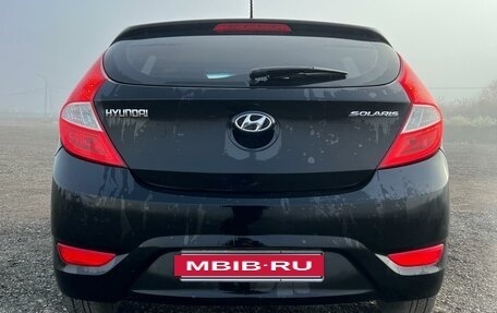 Hyundai Solaris II рестайлинг, 2013 год, 740 000 рублей, 2 фотография