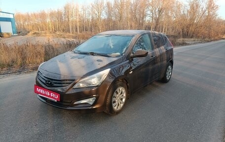 Hyundai Solaris II рестайлинг, 2015 год, 1 100 000 рублей, 2 фотография