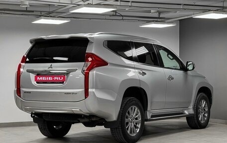 Mitsubishi Pajero Sport III рестайлинг, 2018 год, 3 580 000 рублей, 7 фотография