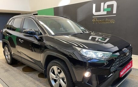 Toyota RAV4, 2021 год, 3 850 000 рублей, 2 фотография