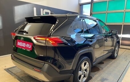 Toyota RAV4, 2021 год, 3 850 000 рублей, 7 фотография