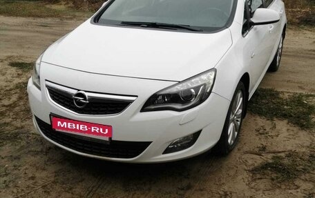 Opel Astra J, 2011 год, 970 000 рублей, 2 фотография