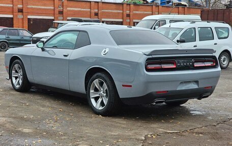 Dodge Challenger III рестайлинг 2, 2021 год, 3 550 000 рублей, 5 фотография