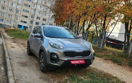 KIA Sportage IV рестайлинг, 2020 год, 2 100 000 рублей, 4 фотография