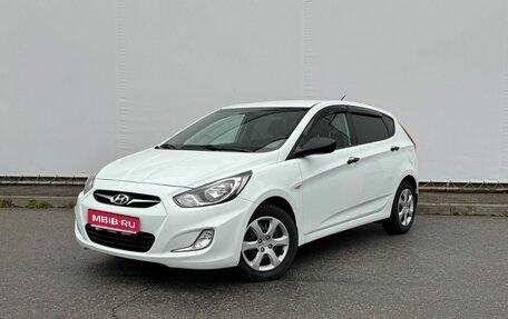 Hyundai Solaris II рестайлинг, 2012 год, 950 000 рублей, 1 фотография