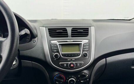 Hyundai Solaris II рестайлинг, 2012 год, 950 000 рублей, 11 фотография