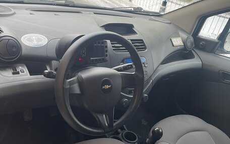 Chevrolet Spark III, 2011 год, 620 000 рублей, 10 фотография