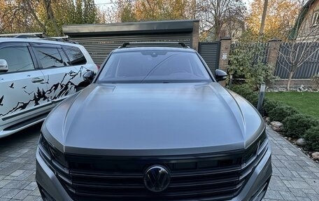 Volkswagen Touareg III, 2019 год, 5 980 000 рублей, 3 фотография