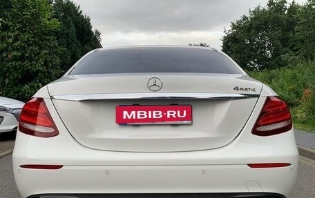 Mercedes-Benz E-Класс, 2020 год, 2 990 000 рублей, 3 фотография