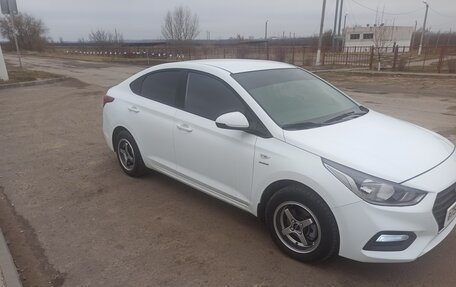 Hyundai Solaris II рестайлинг, 2019 год, 1 500 000 рублей, 3 фотография