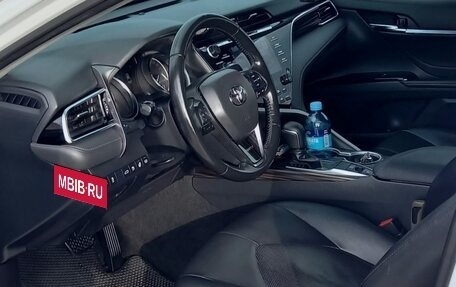 Toyota Camry, 2018 год, 2 950 000 рублей, 11 фотография