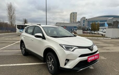 Toyota RAV4, 2017 год, 2 690 000 рублей, 3 фотография