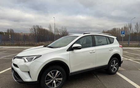 Toyota RAV4, 2017 год, 2 690 000 рублей, 10 фотография