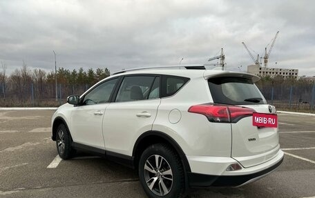 Toyota RAV4, 2017 год, 2 690 000 рублей, 6 фотография