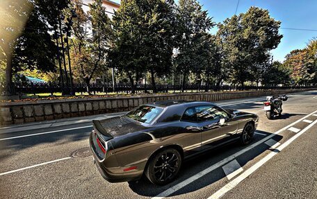 Dodge Challenger III рестайлинг 2, 2017 год, 3 600 000 рублей, 9 фотография