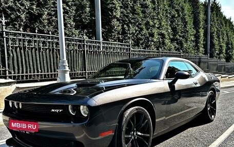 Dodge Challenger III рестайлинг 2, 2017 год, 3 600 000 рублей, 12 фотография