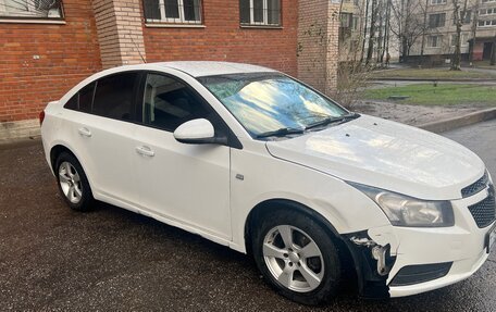 Chevrolet Cruze II, 2011 год, 700 000 рублей, 4 фотография