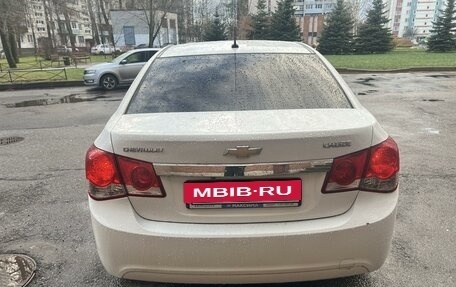 Chevrolet Cruze II, 2011 год, 700 000 рублей, 6 фотография