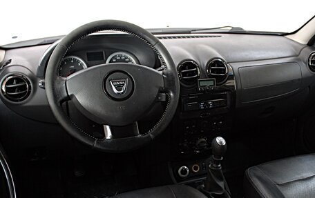 Dacia Duster I рестайлинг, 2011 год, 949 000 рублей, 11 фотография