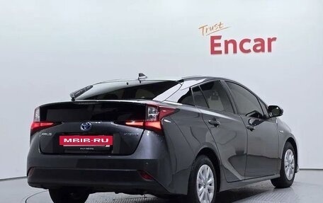 Toyota Prius IV XW50, 2020 год, 2 260 000 рублей, 2 фотография