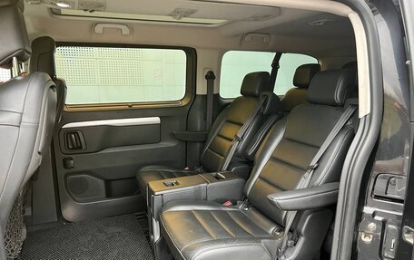 Peugeot Traveller I, 2018 год, 3 500 000 рублей, 13 фотография