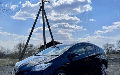 Toyota Prius, 2012 год, 1 000 000 рублей, 3 фотография