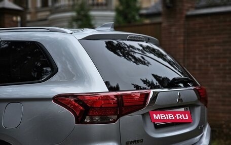 Mitsubishi Outlander III рестайлинг 3, 2019 год, 2 730 000 рублей, 12 фотография