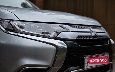 Mitsubishi Outlander III рестайлинг 3, 2019 год, 2 730 000 рублей, 15 фотография