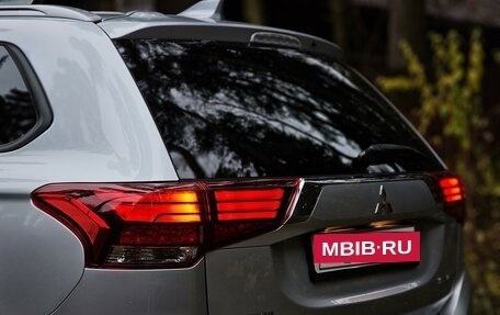 Mitsubishi Outlander III рестайлинг 3, 2019 год, 2 730 000 рублей, 11 фотография