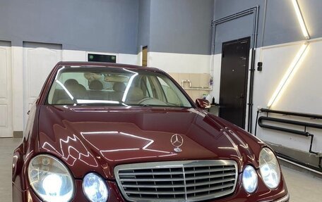 Mercedes-Benz E-Класс, 2003 год, 950 000 рублей, 1 фотография