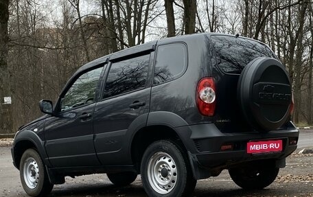 Chevrolet Niva I рестайлинг, 2019 год, 950 000 рублей, 8 фотография