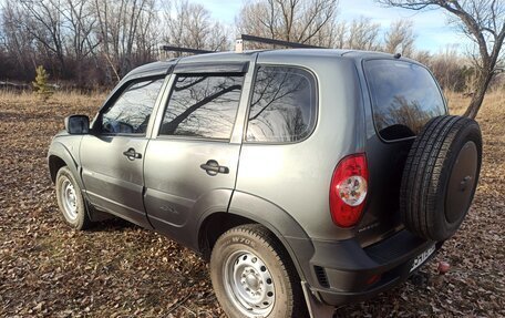 Chevrolet Niva I рестайлинг, 2012 год, 750 000 рублей, 4 фотография