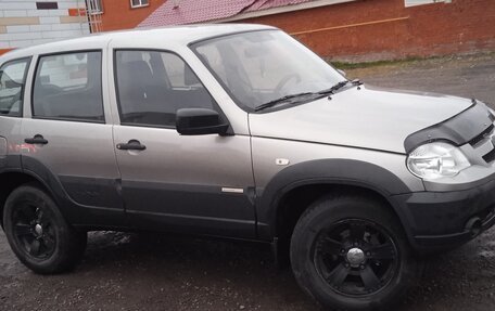 Chevrolet Niva I рестайлинг, 2015 год, 615 000 рублей, 4 фотография