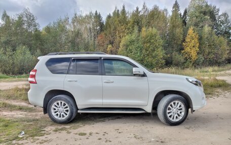 Toyota Land Cruiser Prado 150 рестайлинг 2, 2016 год, 4 320 000 рублей, 13 фотография