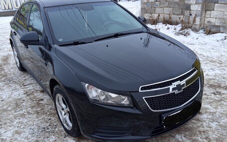 Chevrolet Cruze II, 2009 год, 680 000 рублей, 10 фотография