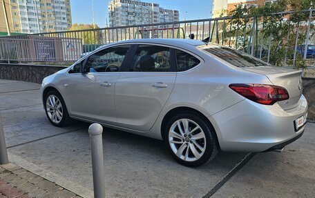 Opel Astra J, 2014 год, 1 335 000 рублей, 4 фотография