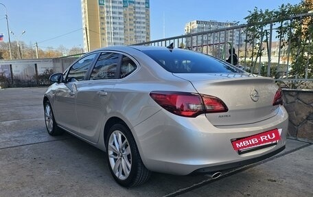 Opel Astra J, 2014 год, 1 335 000 рублей, 3 фотография